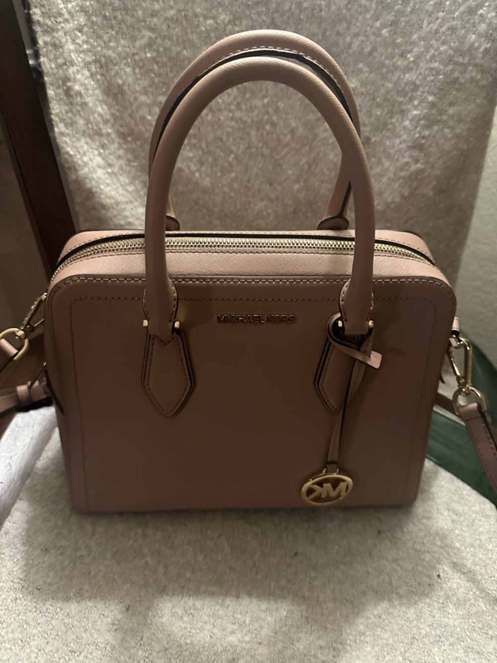 MICHAEL KORS Mauve Pink Leather Satchel with Gold Hardware - Picture 2 of 7